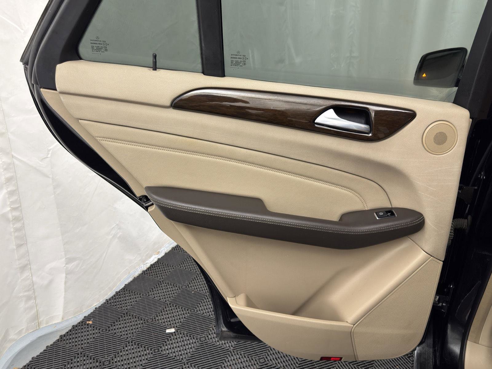 Used 2015 Mercedes-Benz ML 350 2WD w/ Premium 1 Package image 24