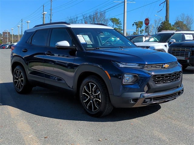 Used 2023 Chevrolet TrailBlazer ACTIV w/ Sun and Liftgate Package image 3