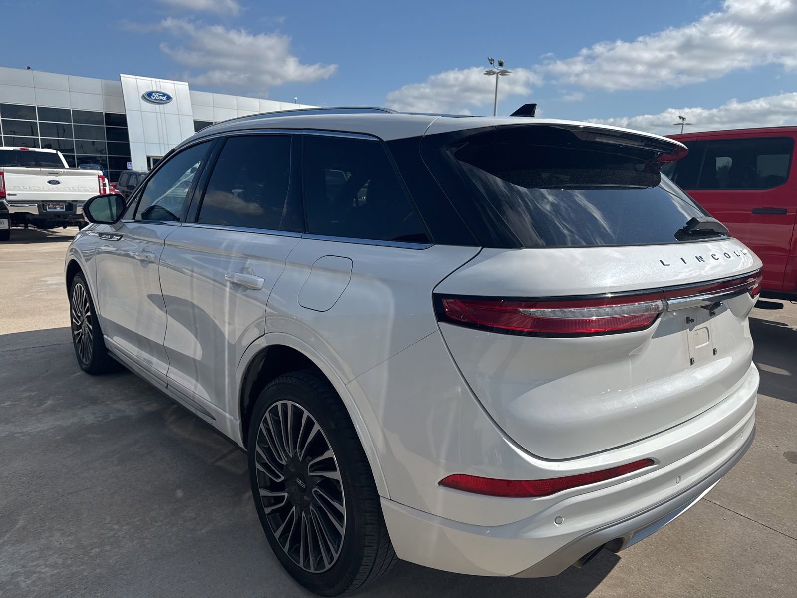 Used 2020 Lincoln Corsair Reserve w/ Appearance Package FWD image 5