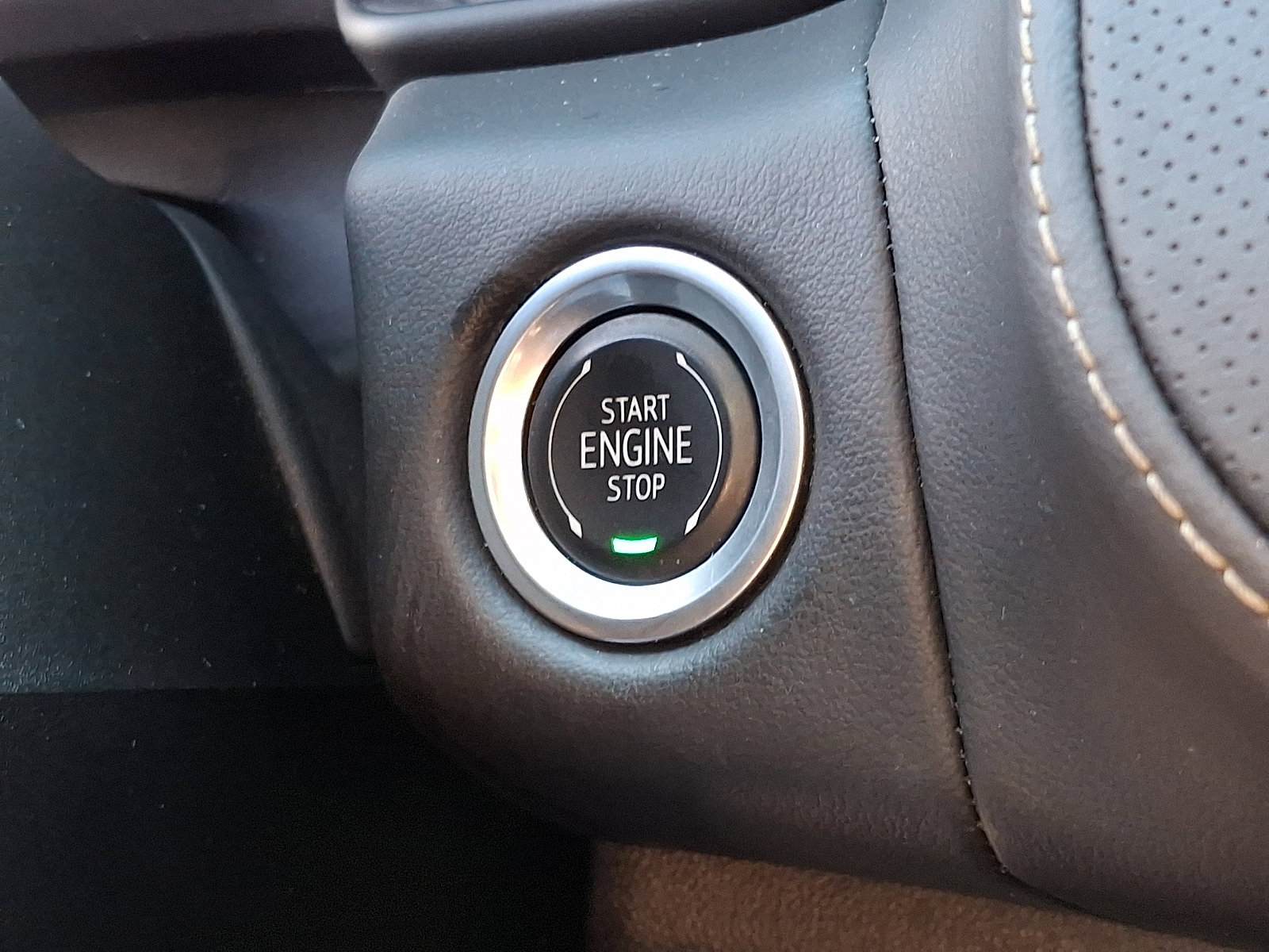 Certified 2024 Chevrolet Suburban Premier AWD/4WD image 26