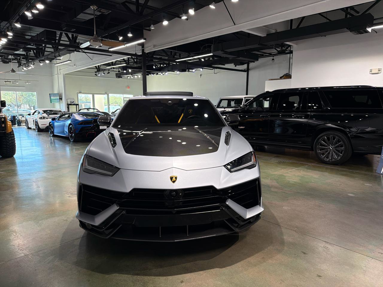 Used 2024 Lamborghini Urus Performante AWD/4WD image 13