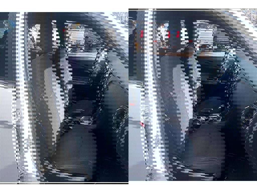 Used 2014 Chrysler 200 LX image 8