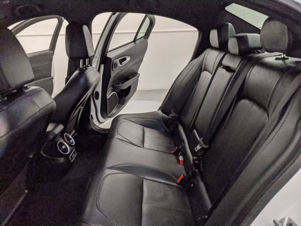 Used 2022 Alfa Romeo Giulia Sprint RWD image 18
