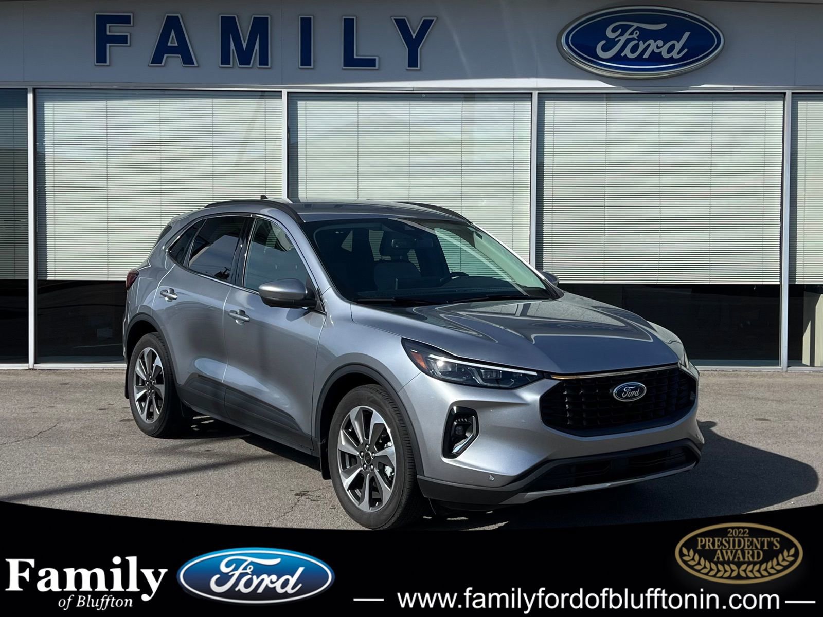 Used 2023 Ford Escape Platinum image 1