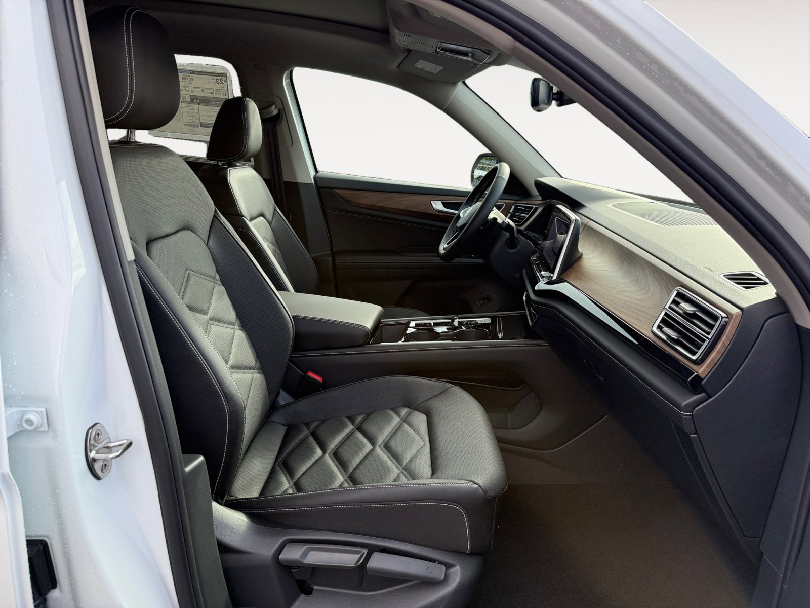 New 2026 Volkswagen Atlas SE image 19