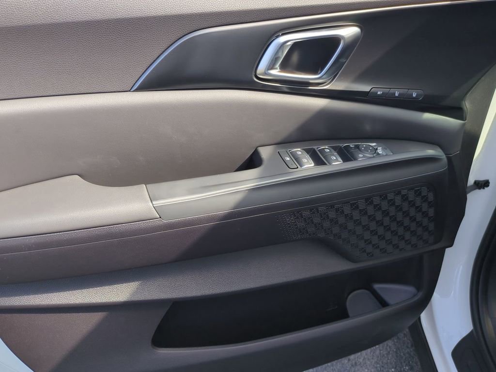 New 2026 Kia Carnival SX FWD image 23