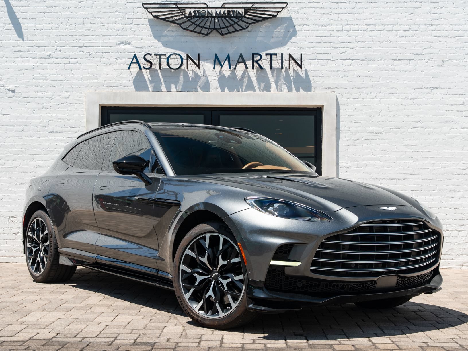 Used 2023 Aston Martin DBX 707 AWD/4WD image 1