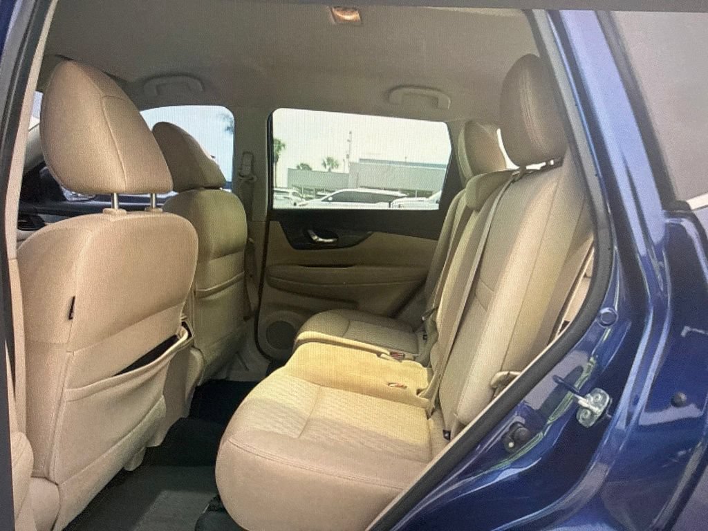 Used 2018 Nissan Rogue SV FWD image 9