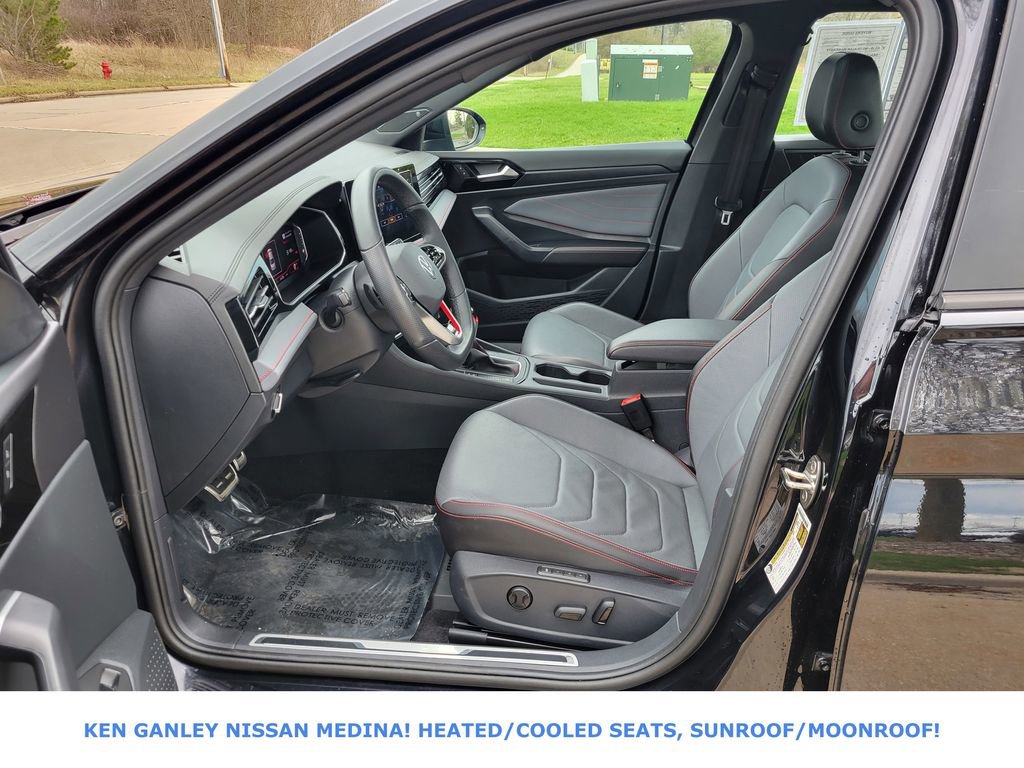 Used 2025 Volkswagen Jetta GLI Autobahn FWD image 39