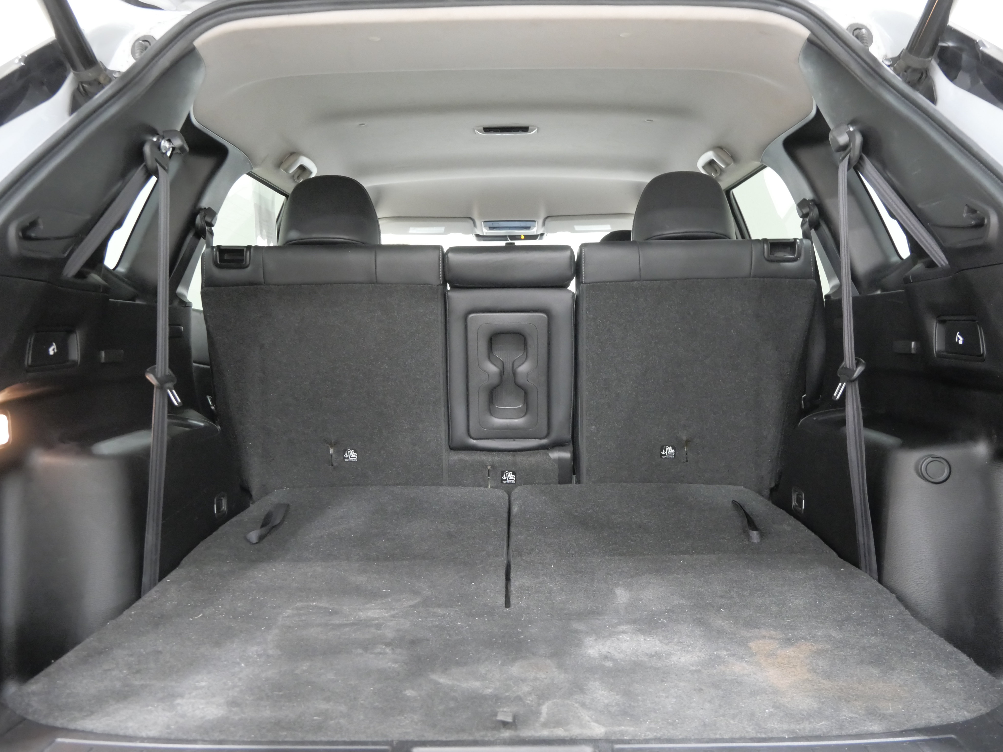 Used 2024 Mitsubishi Outlander AWD image 28