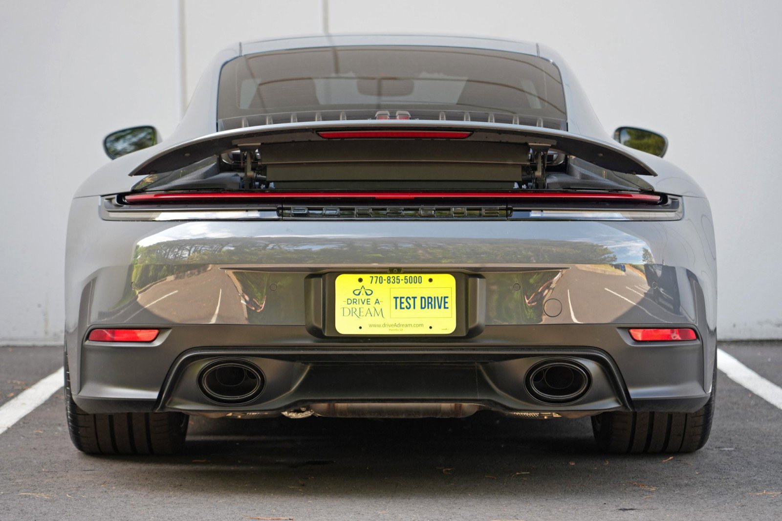 Used 2025 Porsche 911 Carrera w/ Premium Package RWD image 10