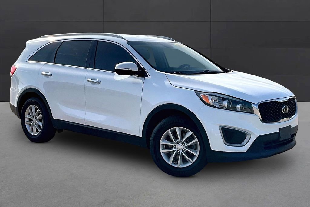 Used 2018 Kia Sorento LX image 9