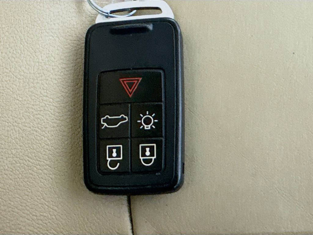 Used 2016 Volvo S80 T5 Platinum image 35