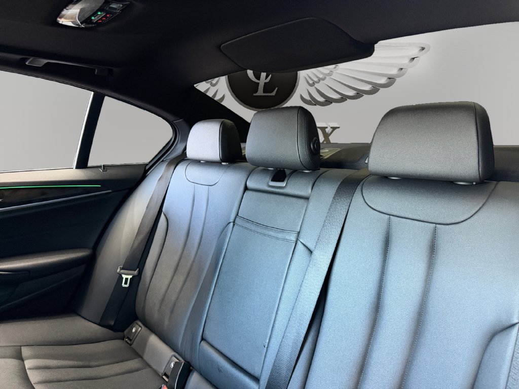 Used 2018 BMW 530i RWD image 13