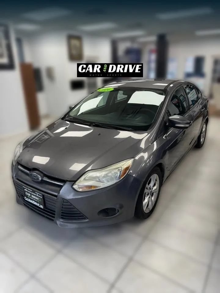 Used 2014 Ford Focus SE w/ SE Winter Package FWD image 1