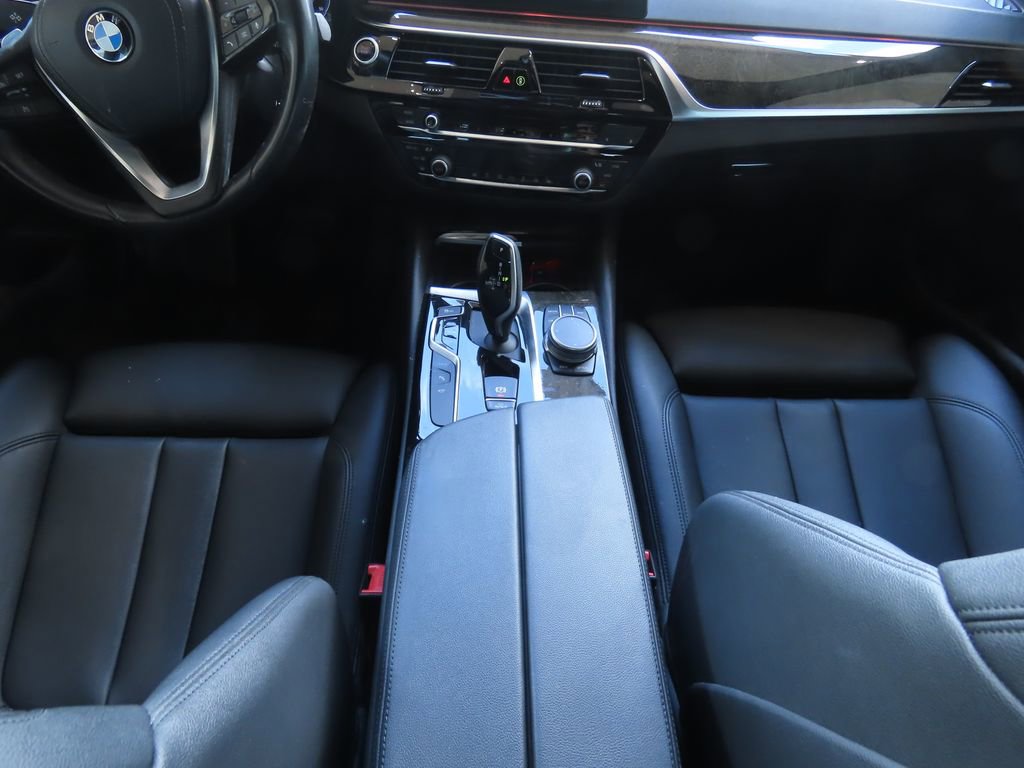 Used 2020 BMW 530e w/ Convenience Package RWD image 9