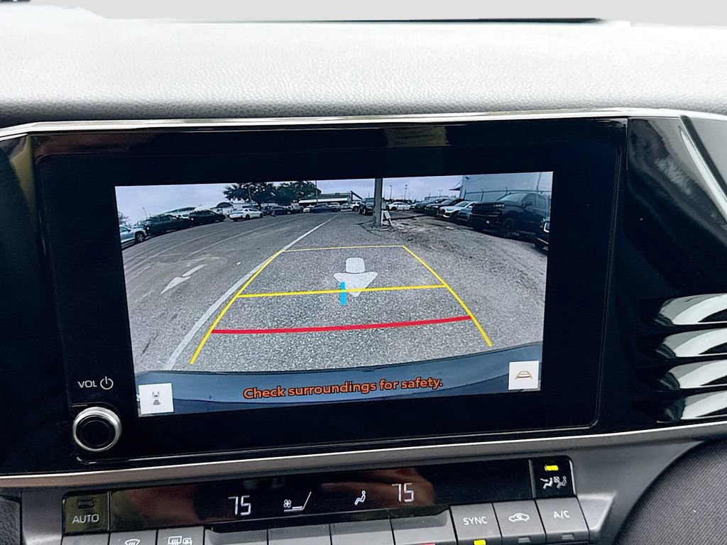 Used 2025 Toyota Camry LE image 30