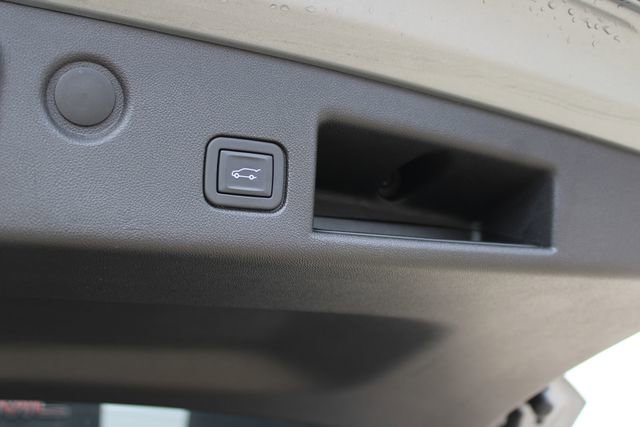 Used 2023 Chevrolet Equinox RS w/ RS Leather Package image 34