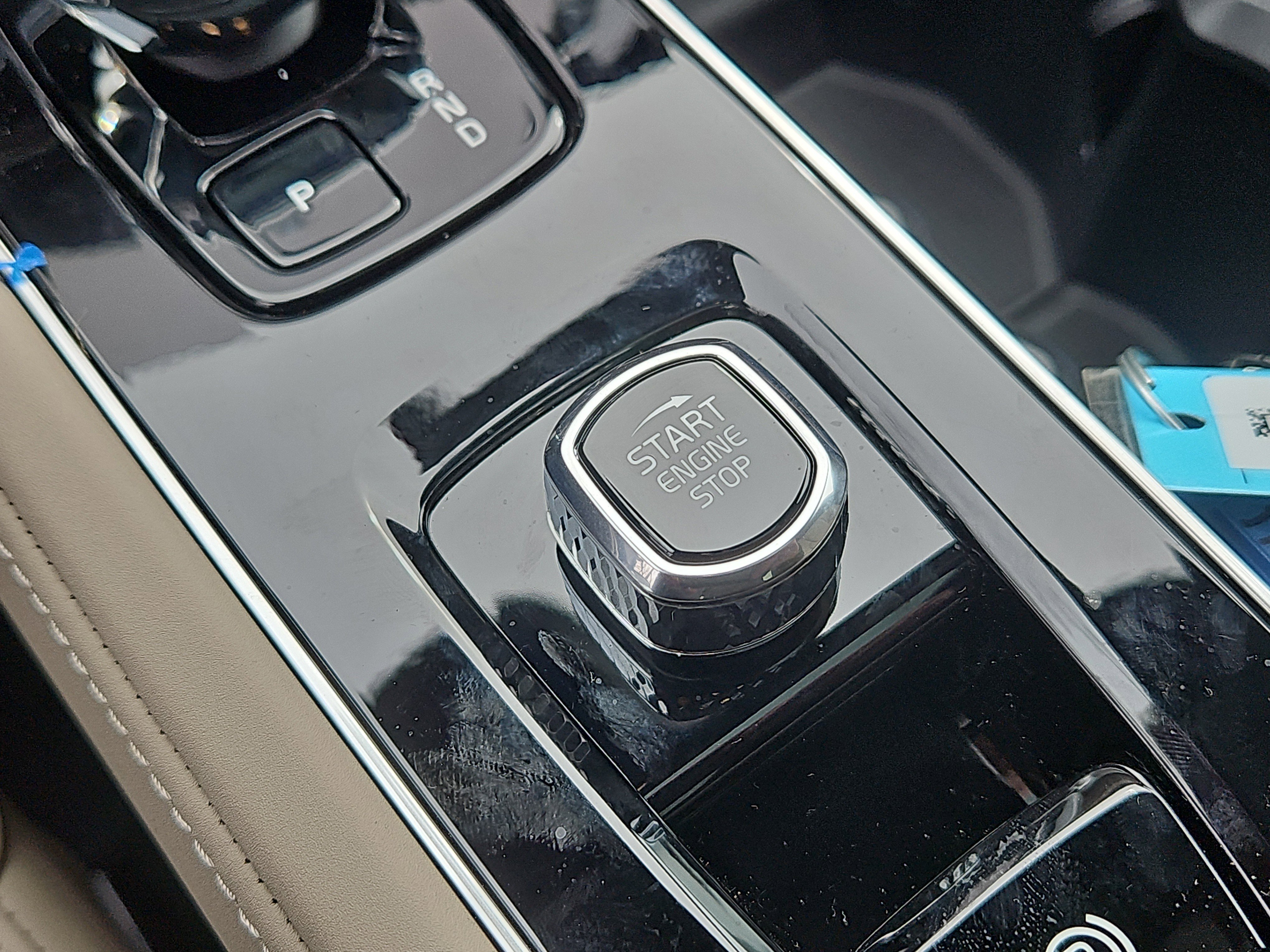 New 2026 Volvo XC90 B6 Plus w/ Protection Package Premier image 15