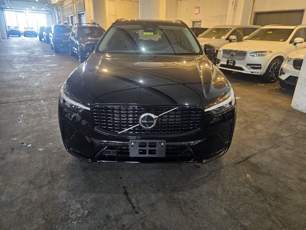 Certified 2023 Volvo XC60 B5 Plus w/ Climate Package AWD/4WD image 6