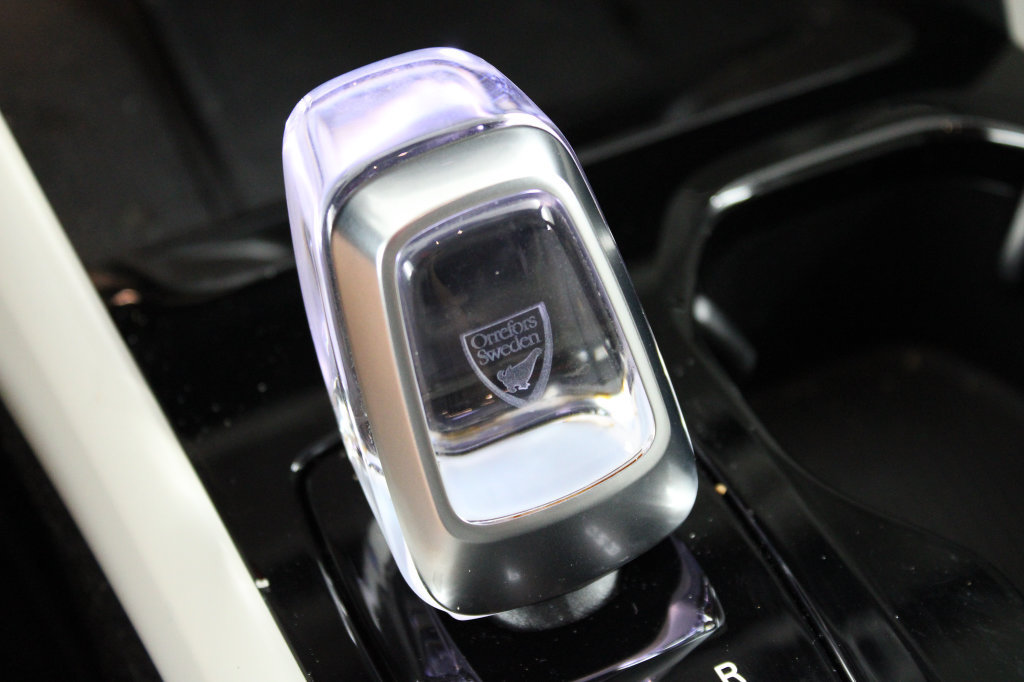 Used 2025 Volvo XC40 B5 Ultra AWD/4WD image 38