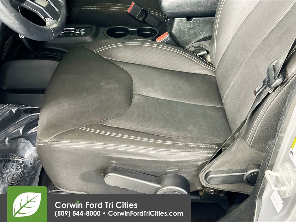 Used 2016 Jeep Wrangler Unlimited Rubicon w/ Connectivity Group AWD/4WD image 21