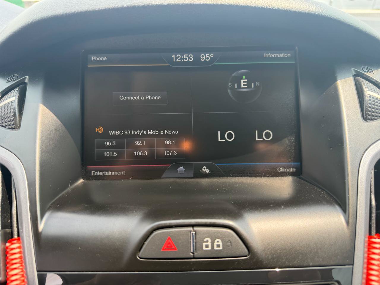 Used 2014 Ford Focus Titanium FWD image 29