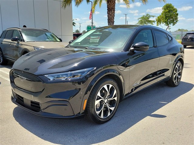 Used 2022 Ford Mustang Mach-E Premium image 3