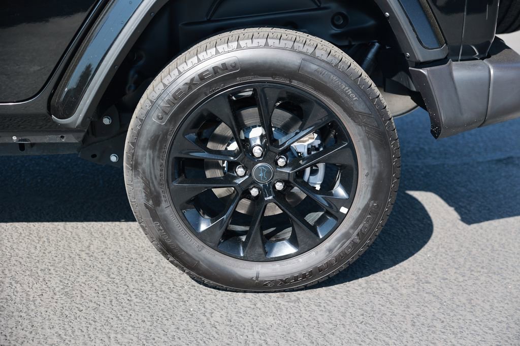 Used 2025 Jeep Wrangler Unlimited Sahara w/ Safety Group image 10