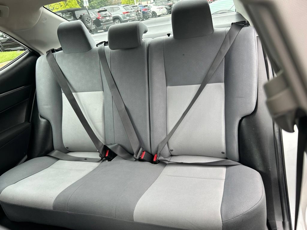Used 2018 Toyota Corolla L FWD image 31