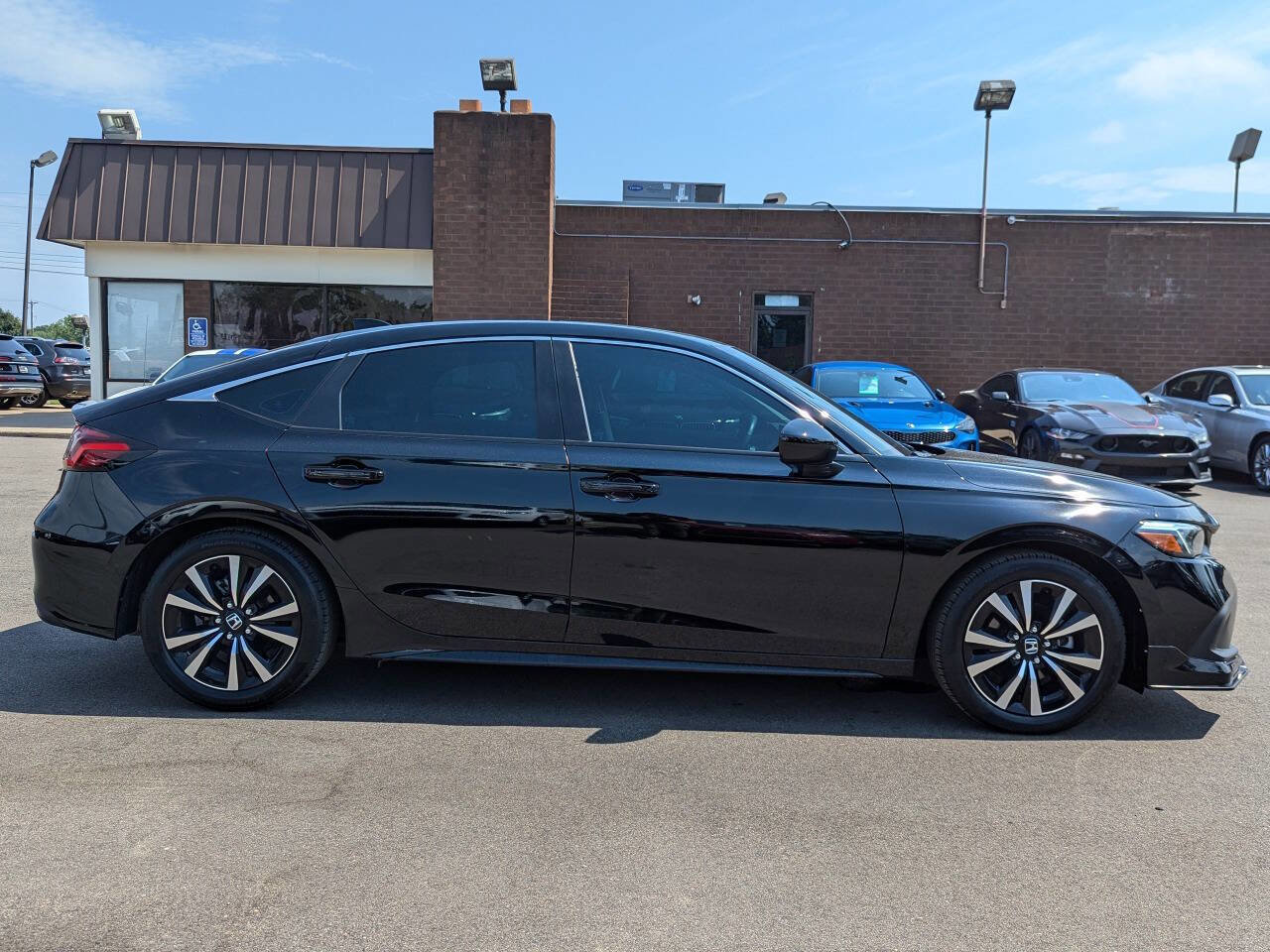 Used 2024 Honda Civic EX-L image 3