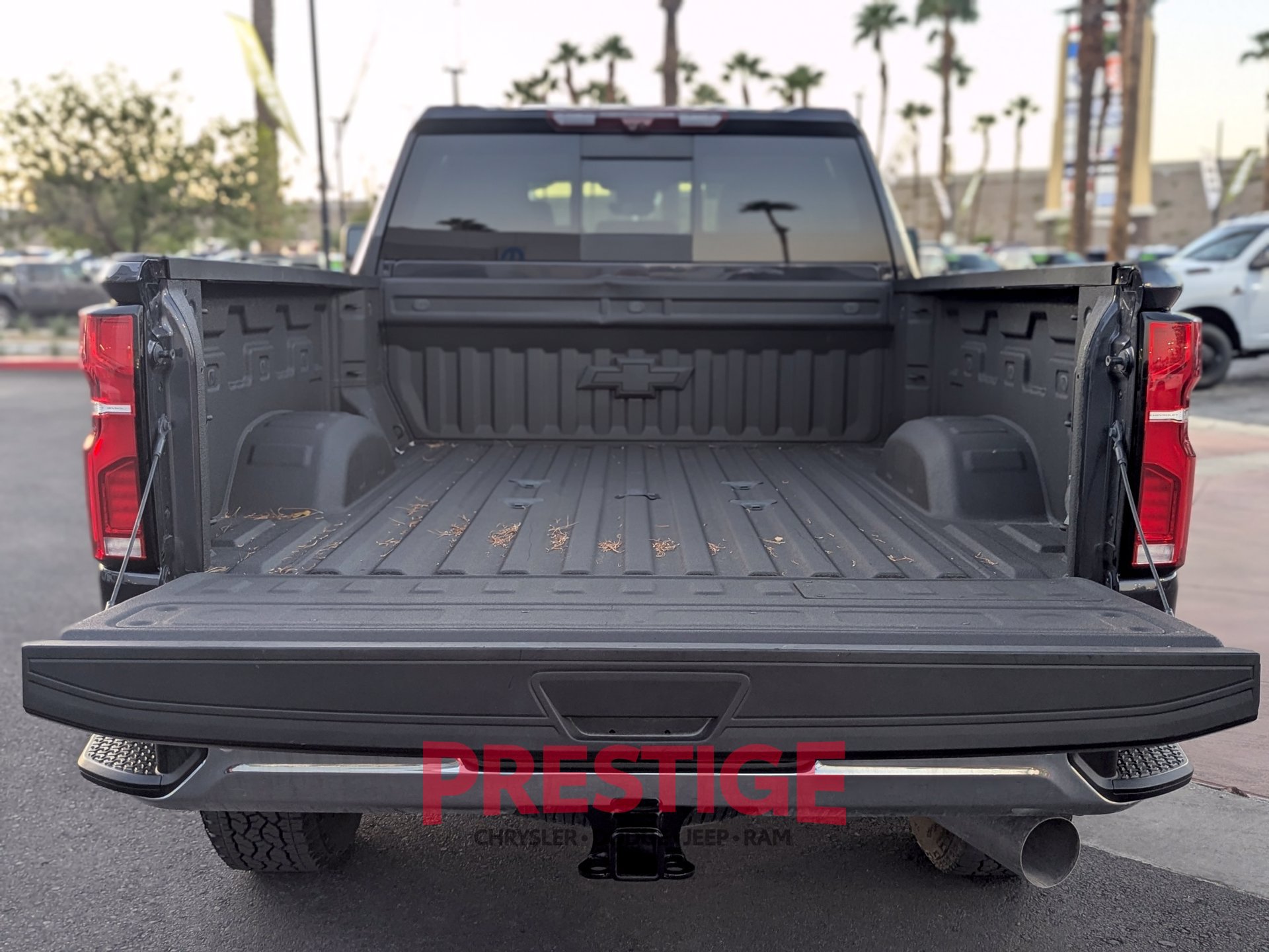 Used 2024 Chevrolet Silverado 3500 LTZ w/ LTZ Plus Package AWD/4WD image 7