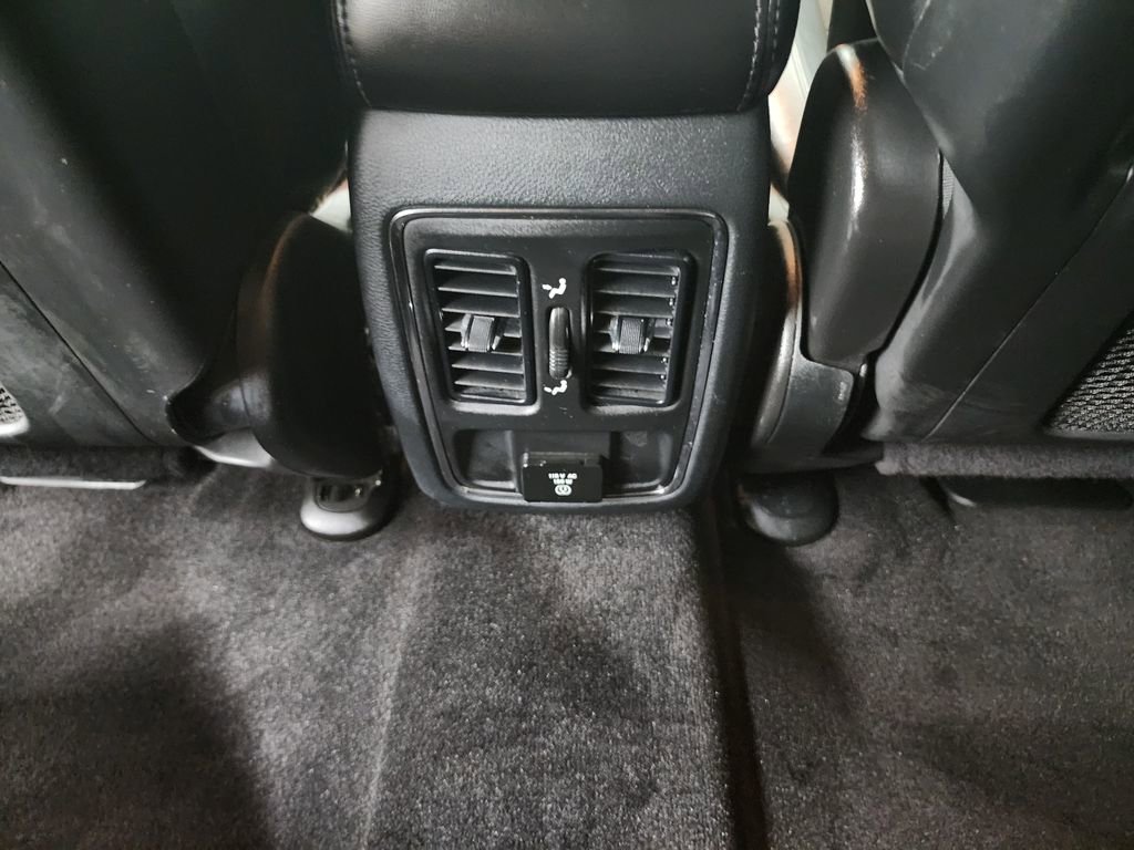 Used 2019 Jeep Grand Cherokee Altitude image 25