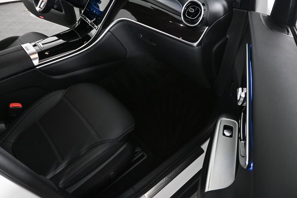 Certified 2025 Mercedes-Benz GLC 300 4MATIC image 21