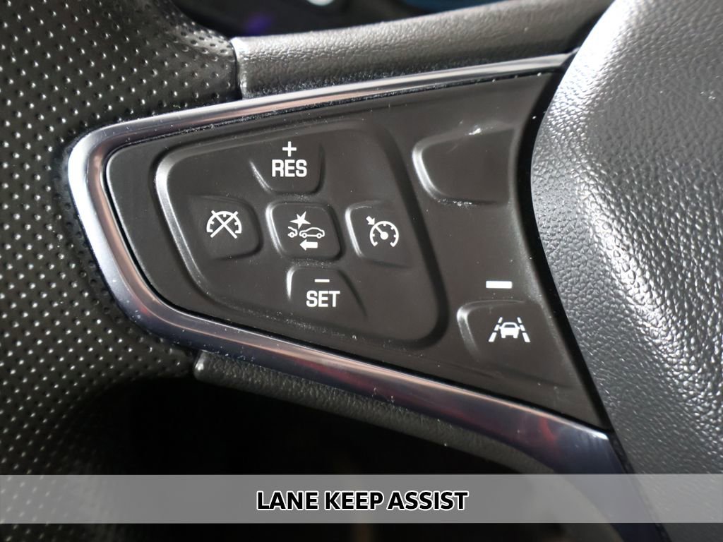 Used 2025 Chevrolet Malibu LT image 3