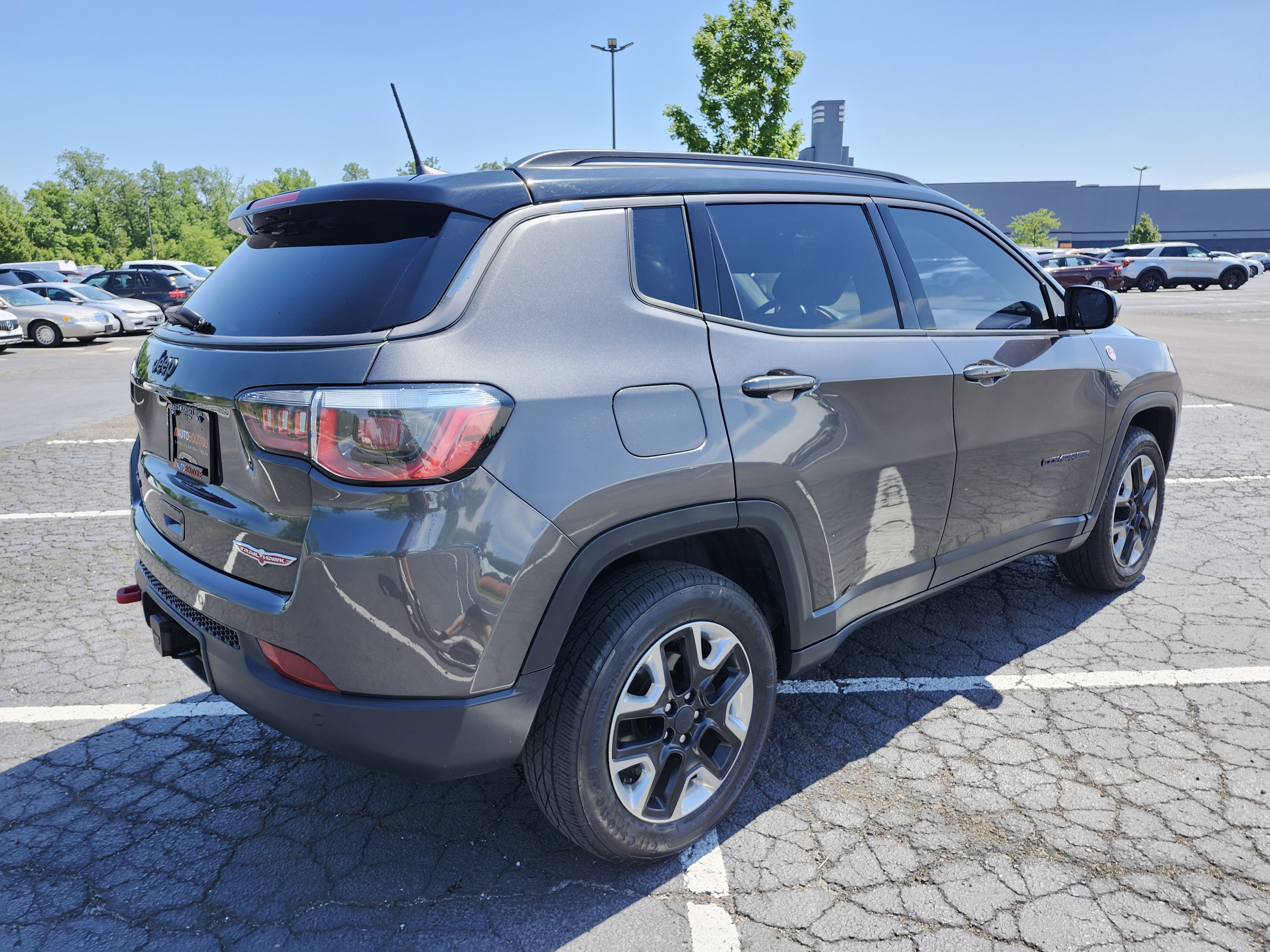 Used 2017 Jeep Compass Trailhawk w/ Leather Interior Group AWD/4WD image 16