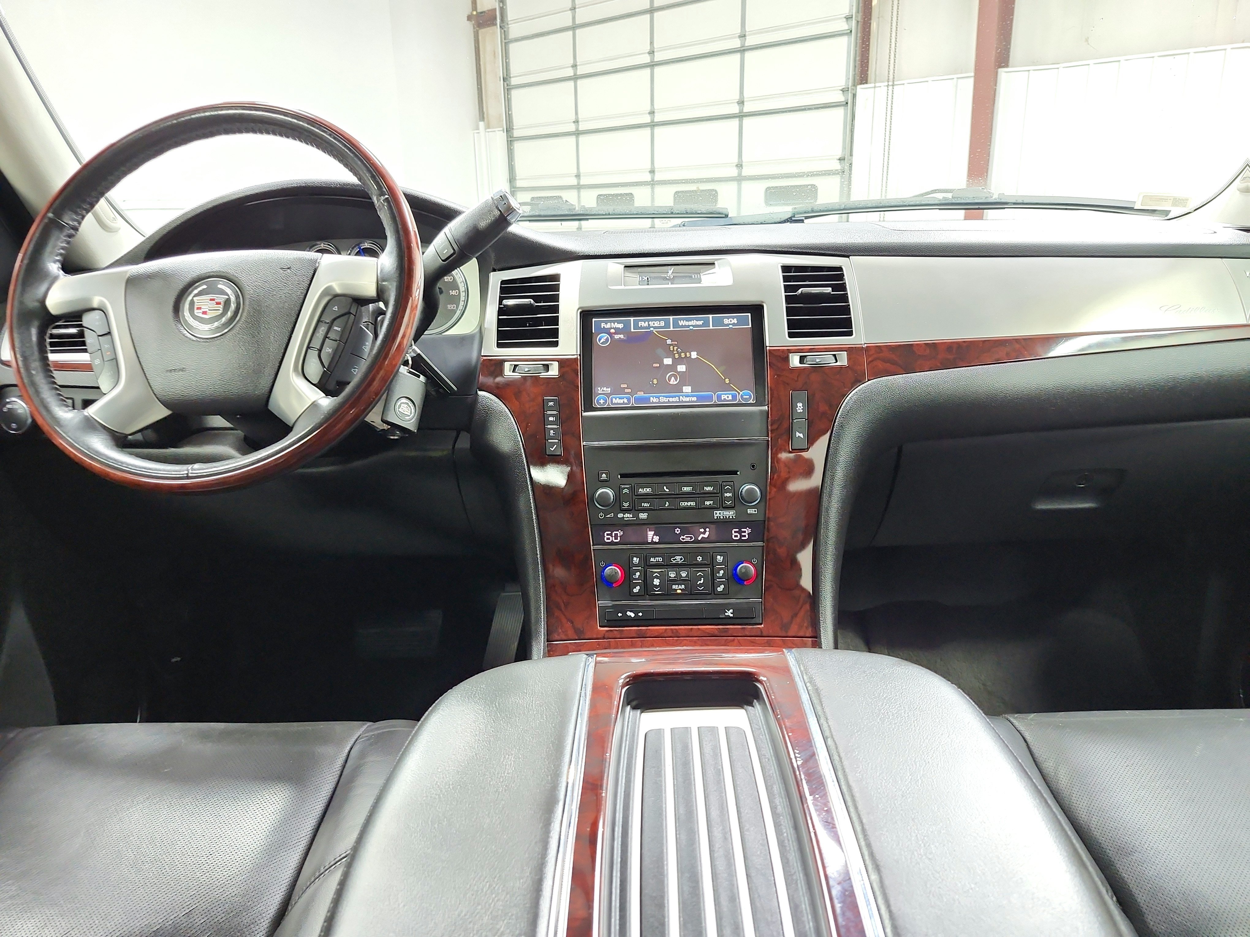 Used 2014 Cadillac Escalade Premium RWD image 26