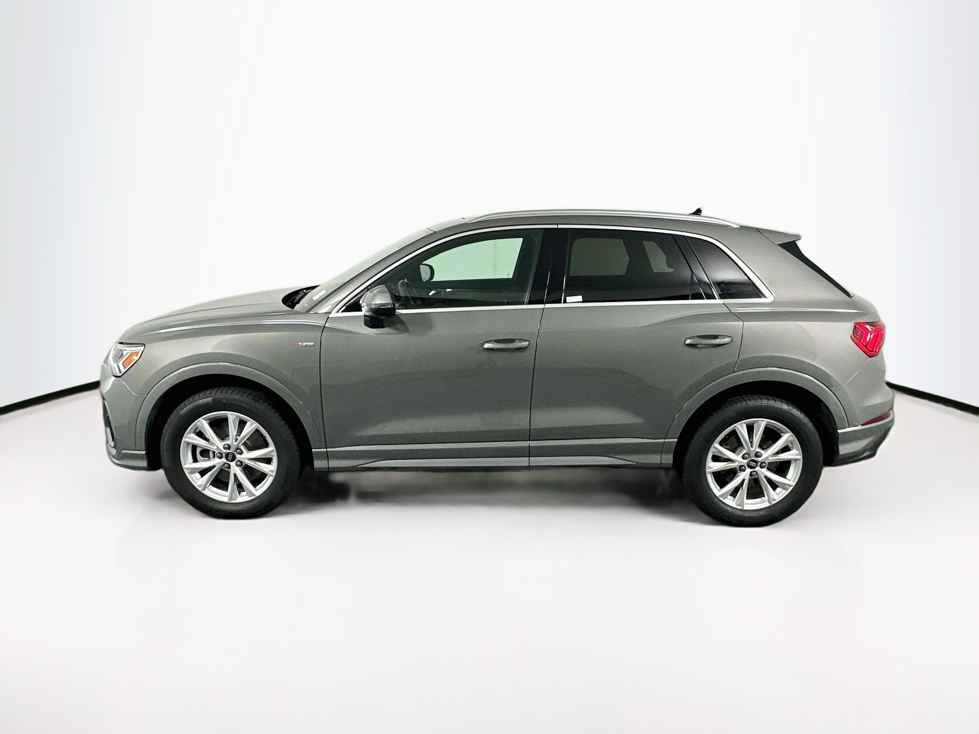 Used 2025 Audi Q3 2.0T Premium AWD/4WD image 4
