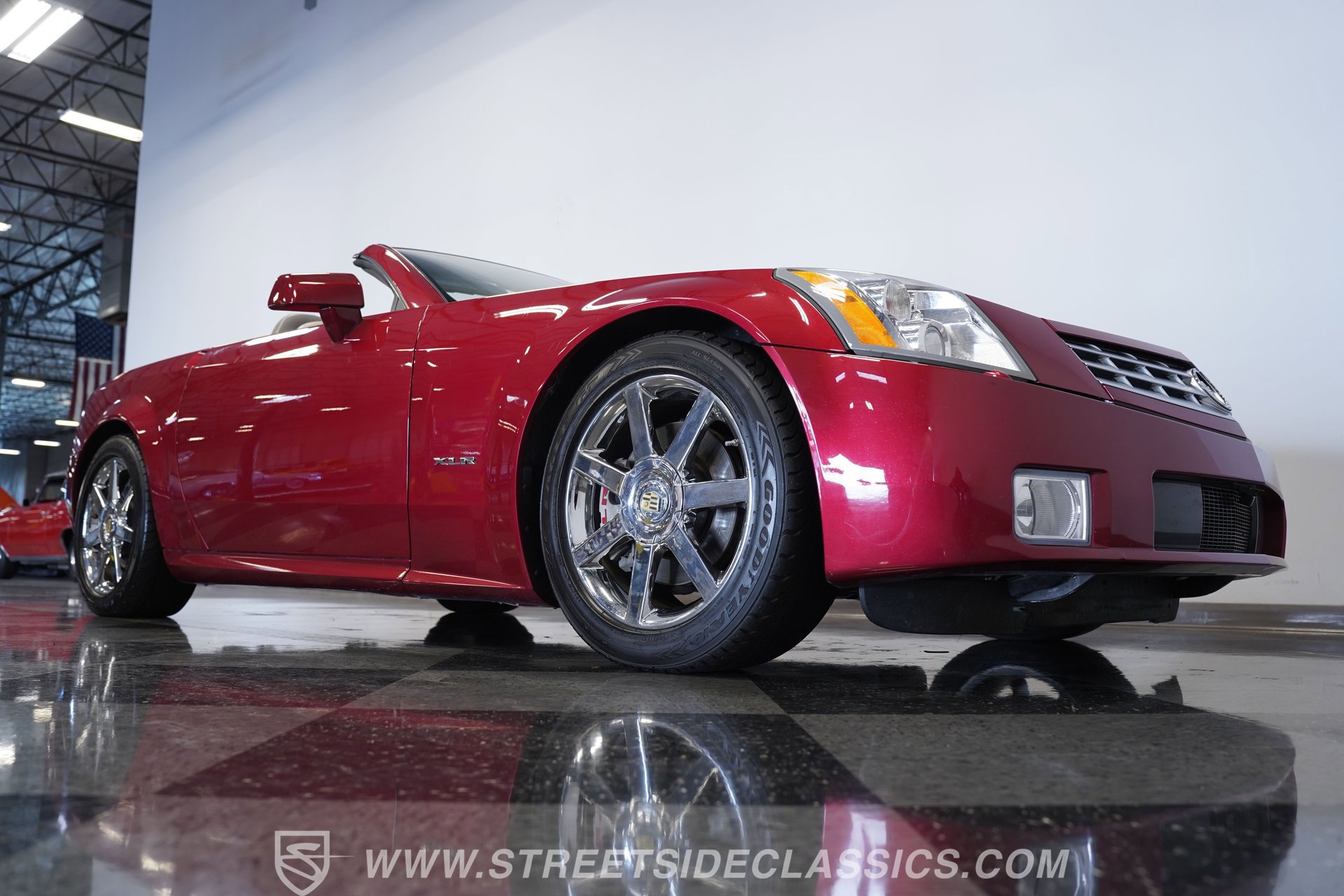Used 2005 Cadillac XLR image 40