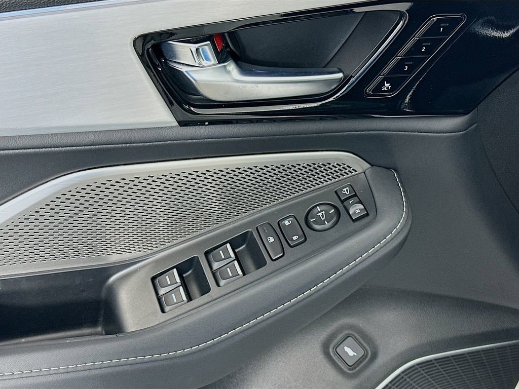 Used 2023 Acura MDX FWD w/ Technology Package image 18