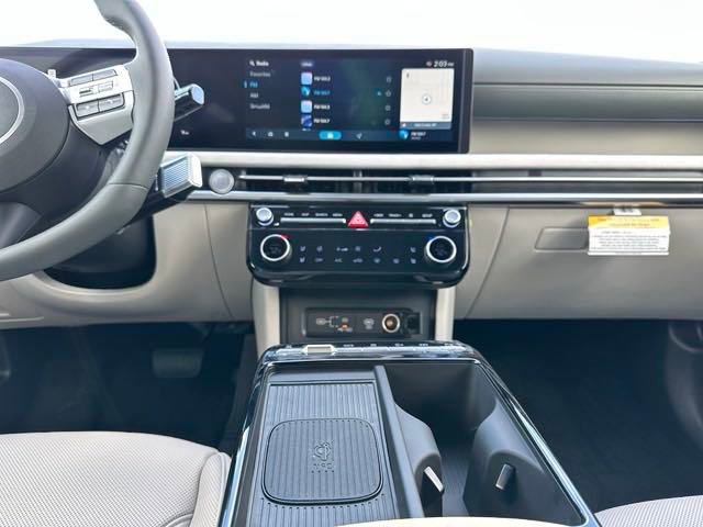 New 2025 Hyundai Tucson Limited image 14