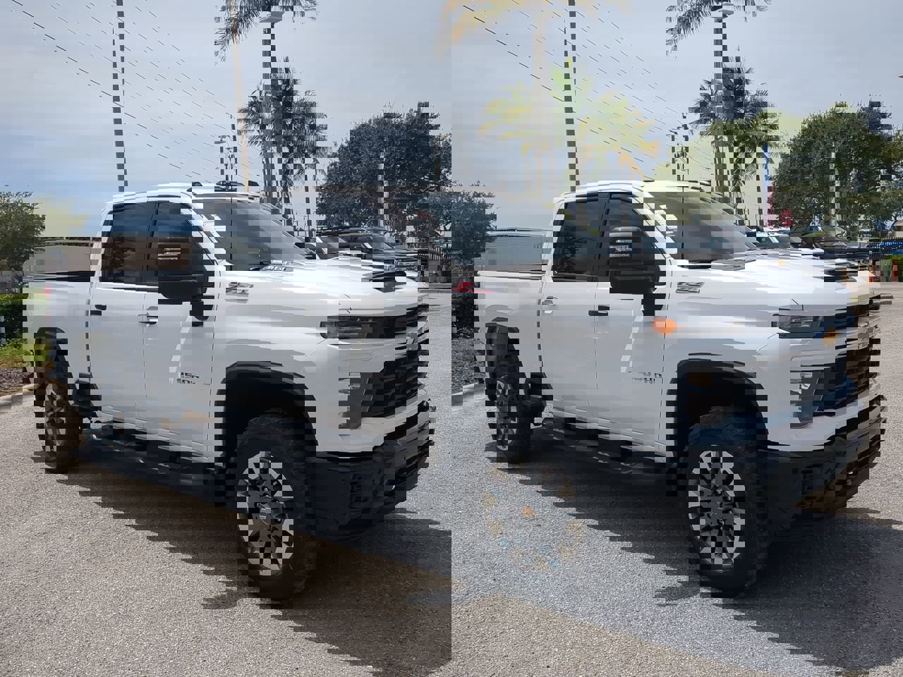 Used 2025 Chevrolet Silverado 2500 Custom w/ Custom Value Package image 2