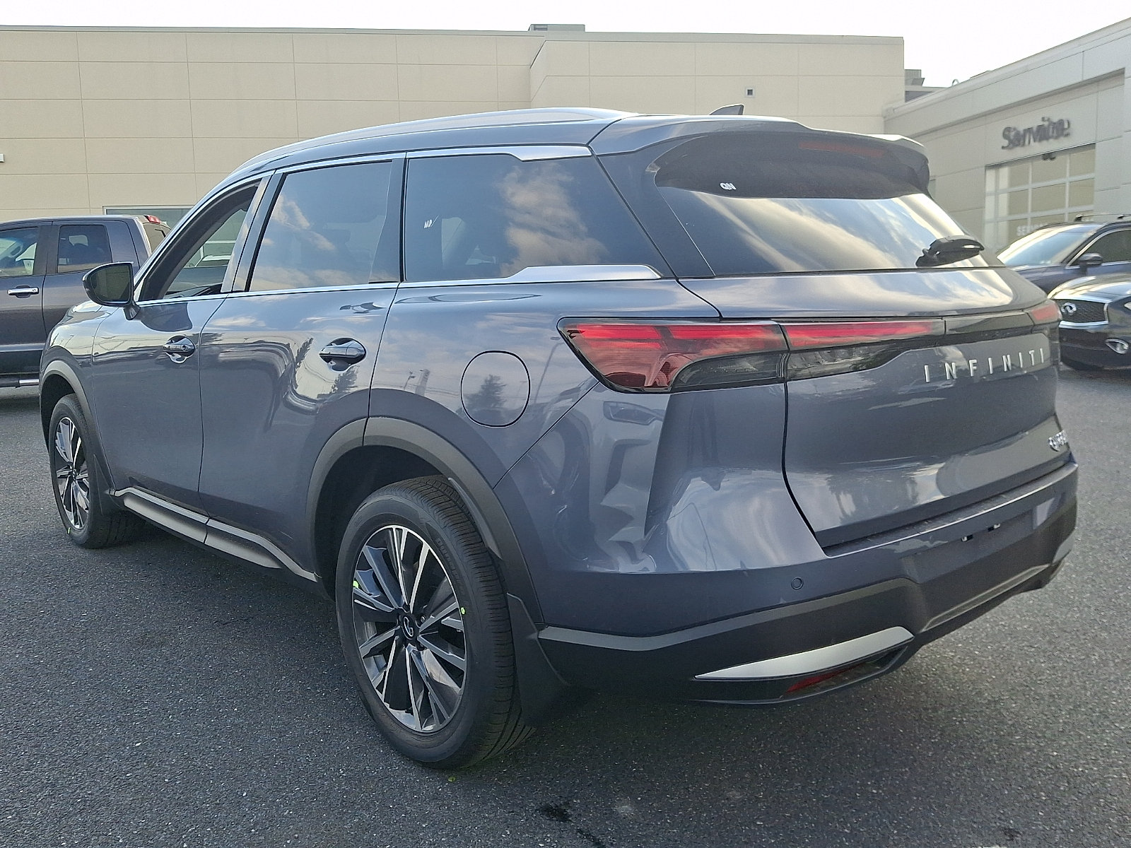 New 2027 INFINITI QX60 Luxe w/ Cargo Package AWD/4WD image 3