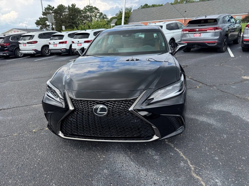 Used 2025 Lexus ES 300h F Sport FWD image 3