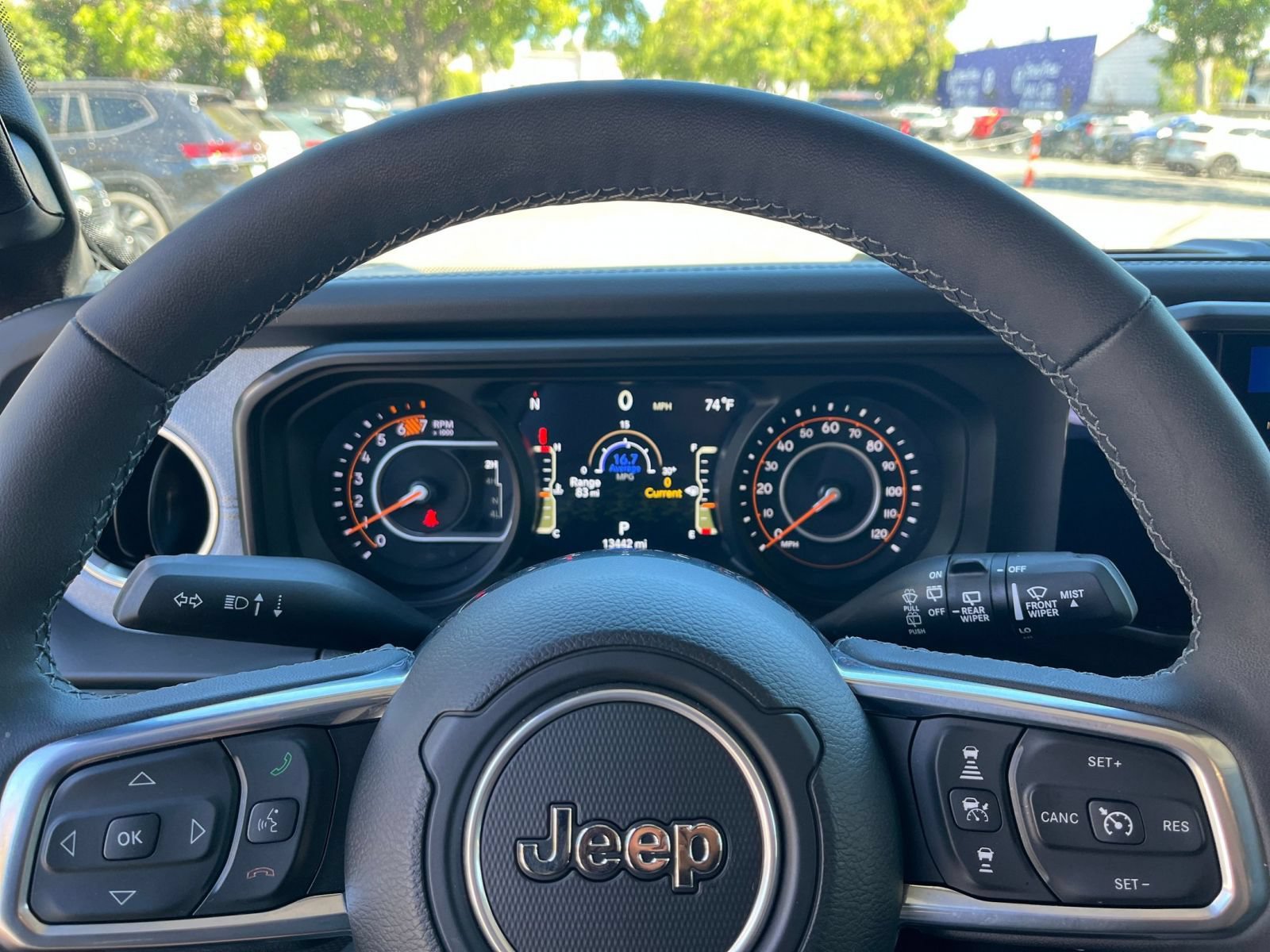 Used 2025 Jeep Wrangler Unlimited Sahara AWD/4WD image 28