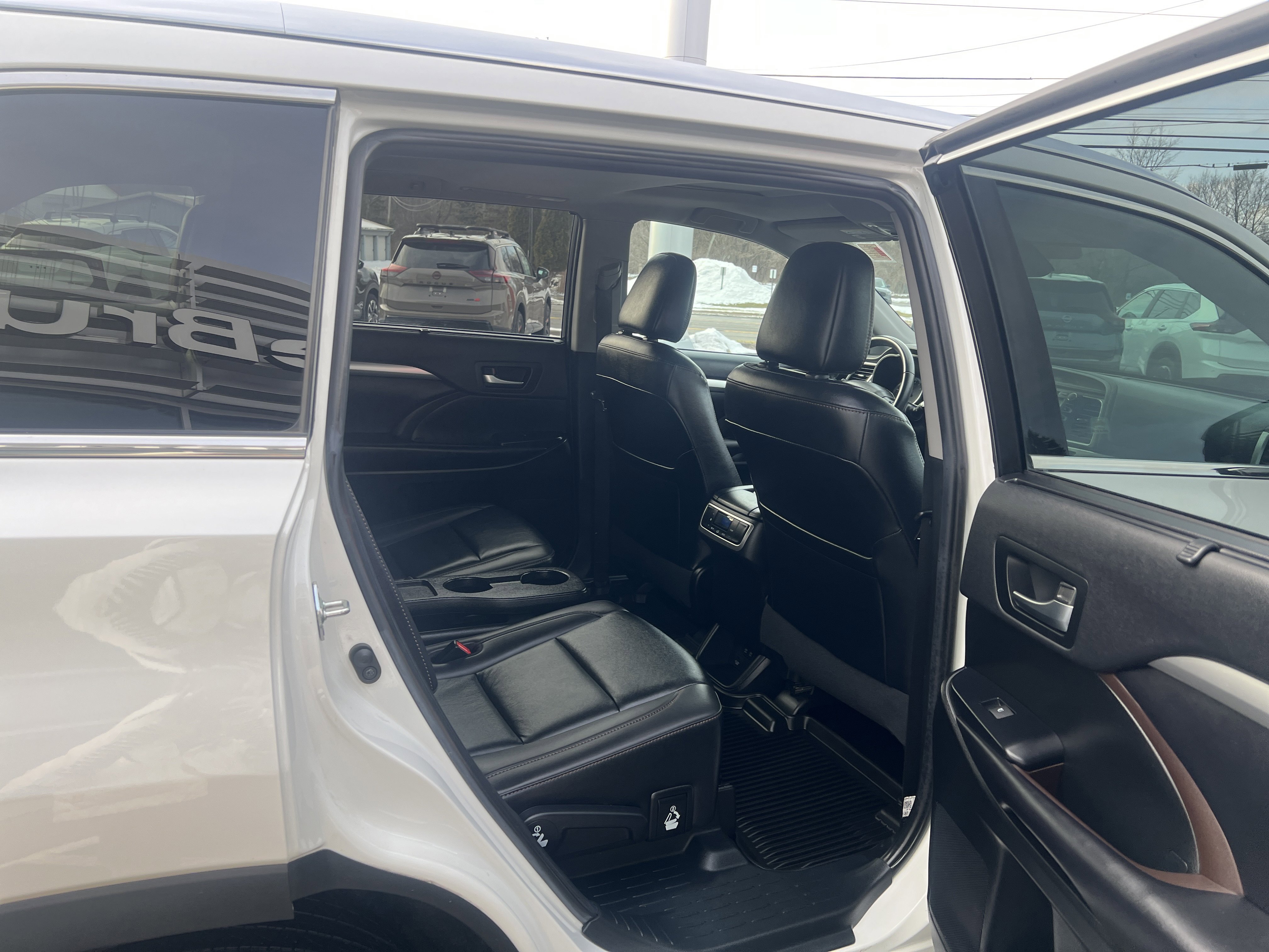 Used 2019 Toyota Highlander XLE image 13