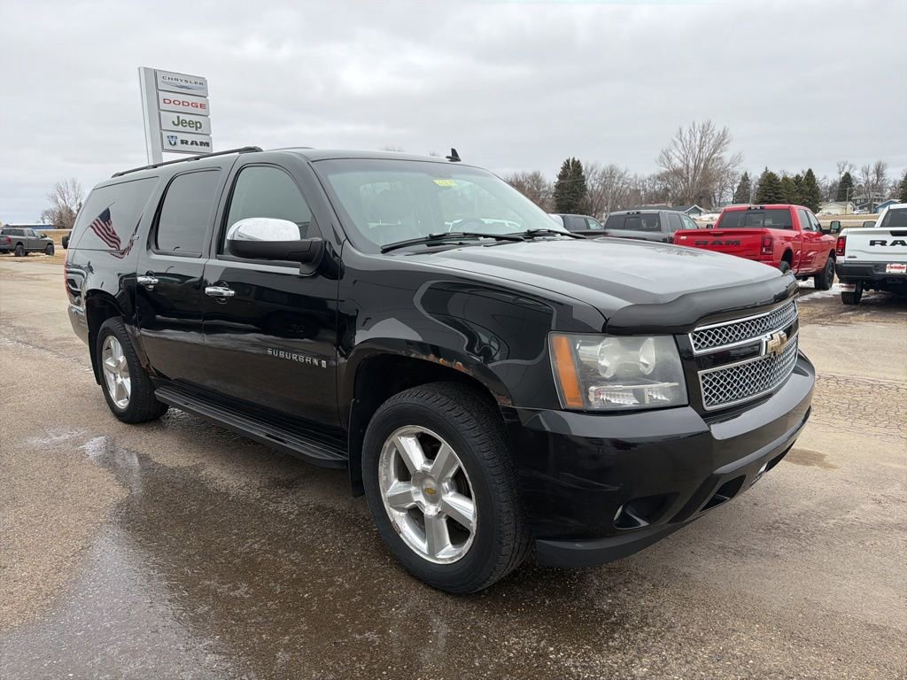 Used 2007 Chevrolet Suburban LTZ w/ LTZ Preferred Equipment Group image 4