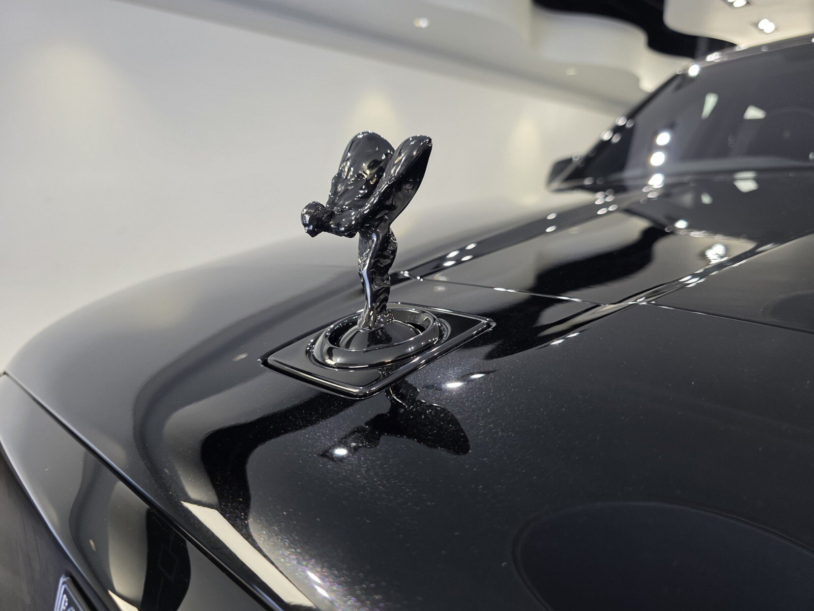 Used 2024 Rolls-Royce Cullinan Black Badge w/ Leather Finishing Pack AWD/4WD image 25