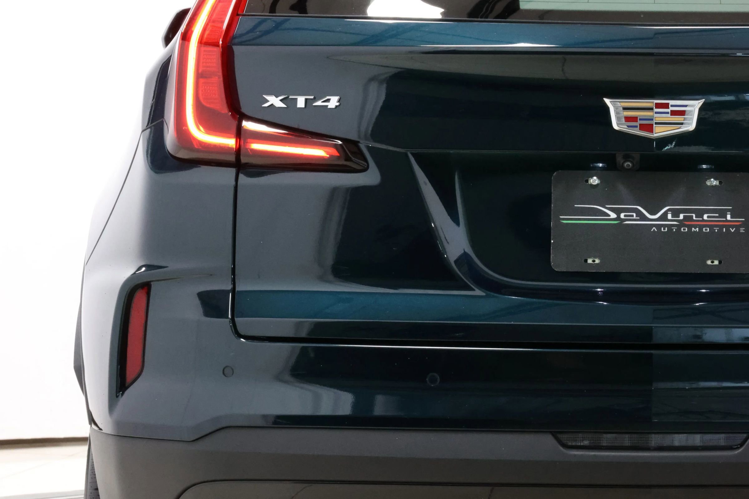 Used 2024 Cadillac XT4 Premium Luxury image 47