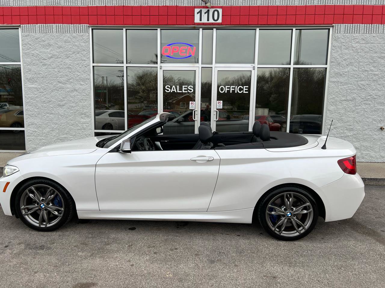 Used 2016 BMW M235i Convertible RWD image 21